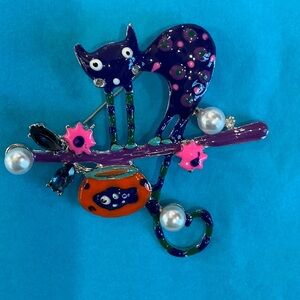 Colorful Cat Brooch with Pearls flowers and so much class